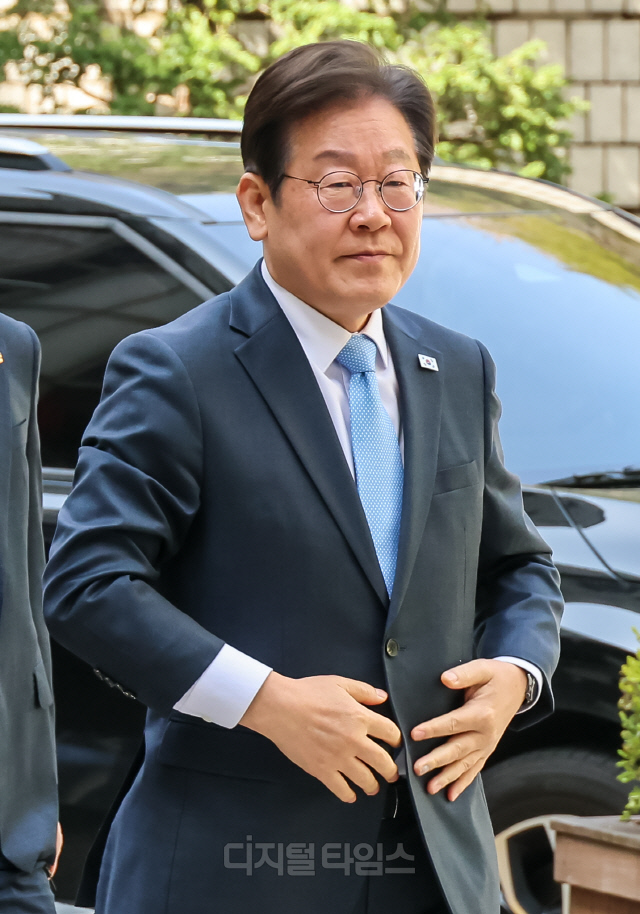 [] 뼱 ⸶ ,   